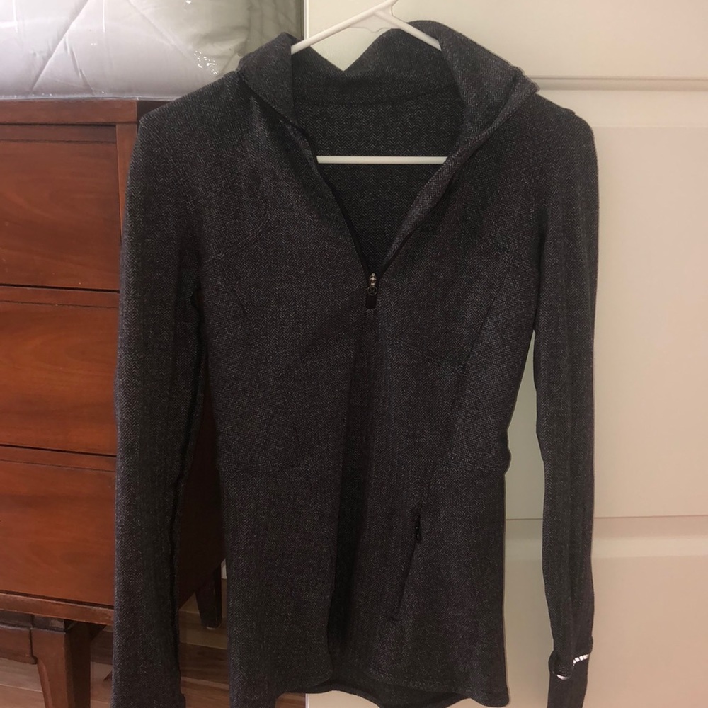 Lululemon quarter zip sz 4